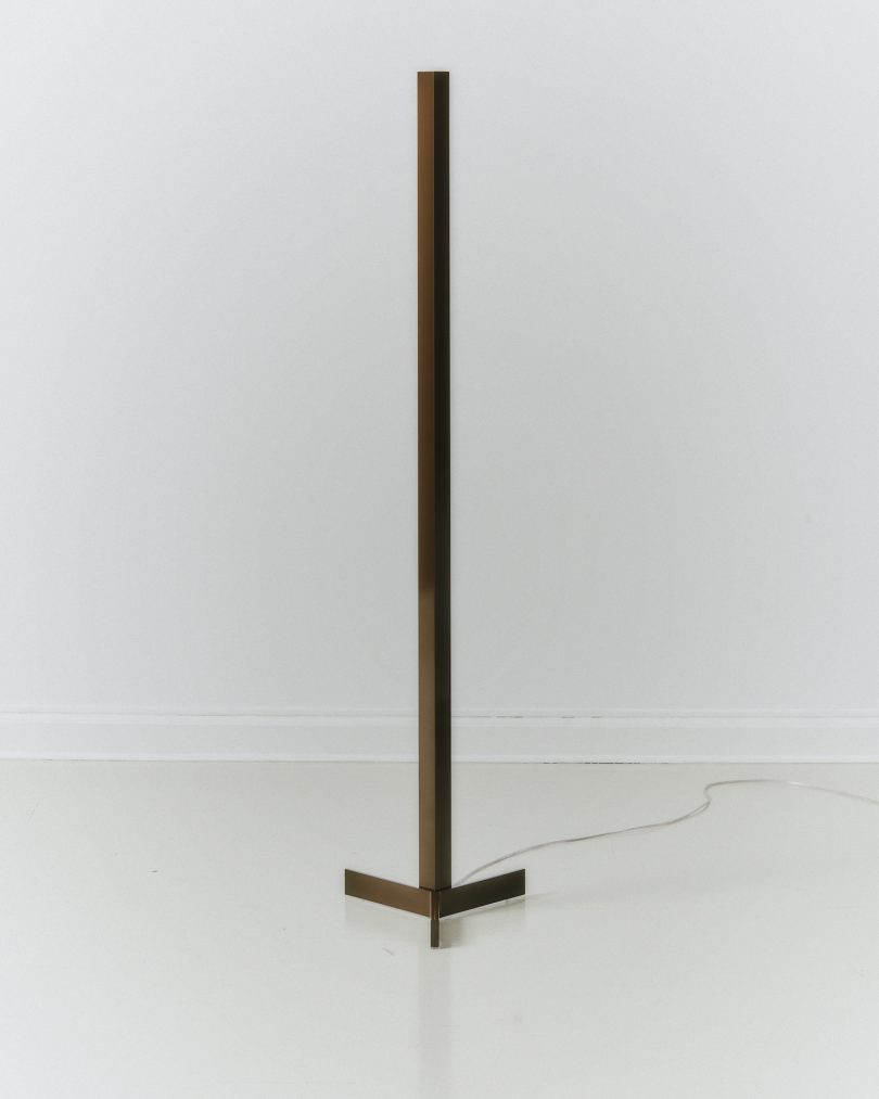 Jonas Trampedach设计的极简落地灯Ivan