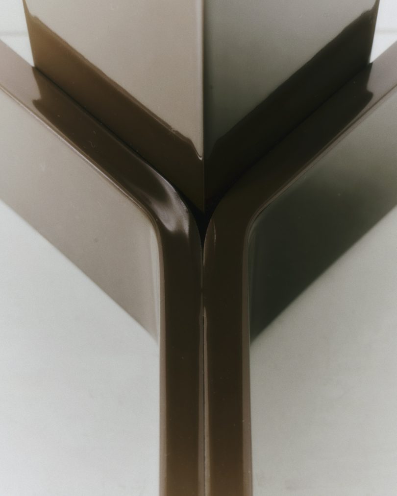 Jonas Trampedach设计的极简落地灯Ivan