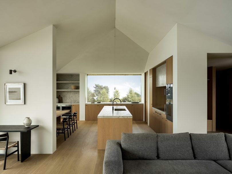 Pieter Kleinmann设计的简约住宅Danish Riviera House