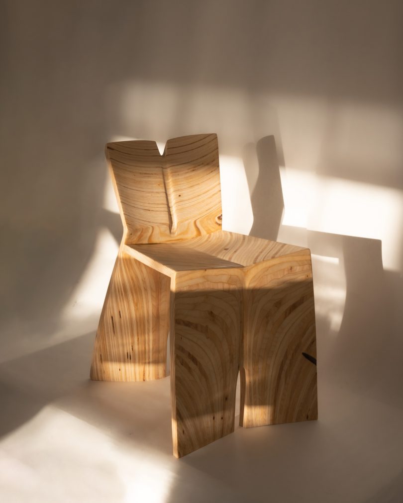 Yuxuan Huang Studio设计的极简椅子Twig Chair