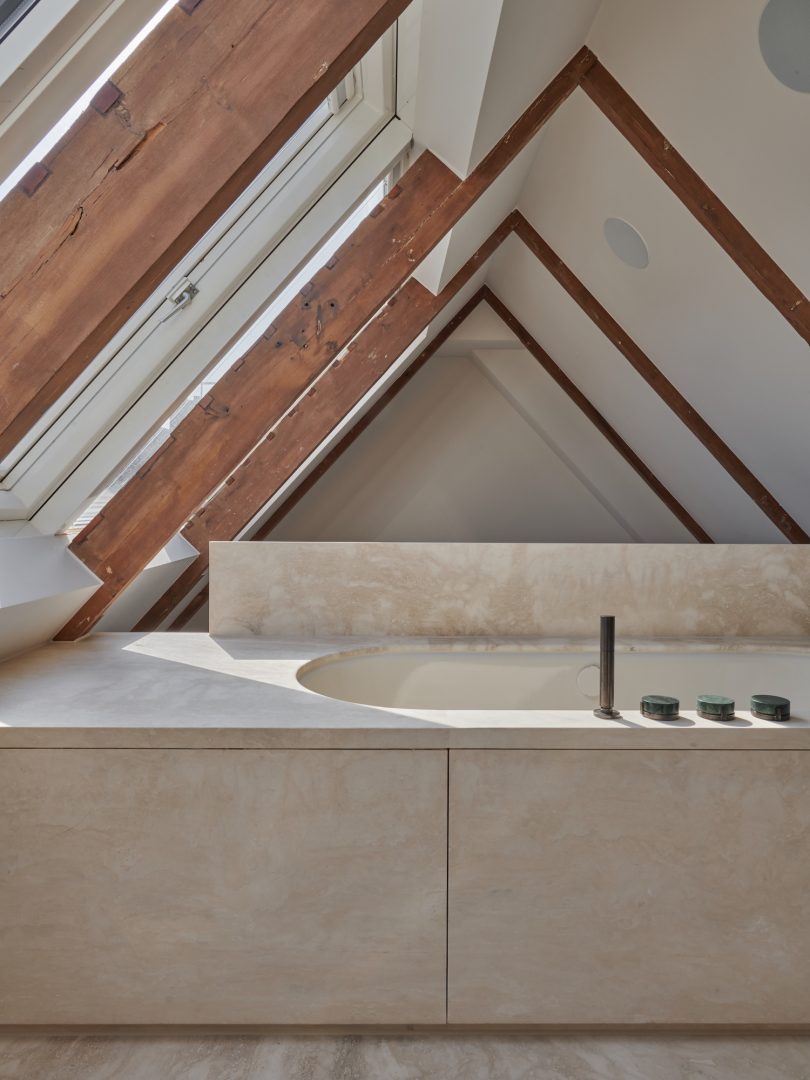 Joan Alcobé Architect设计的极简住宅Amsterdam Apartment