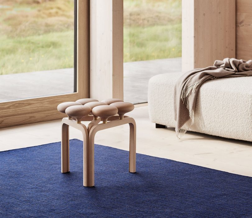 丹麦家具品牌:Fritz Hansen推出的现代主义凳子Utzon