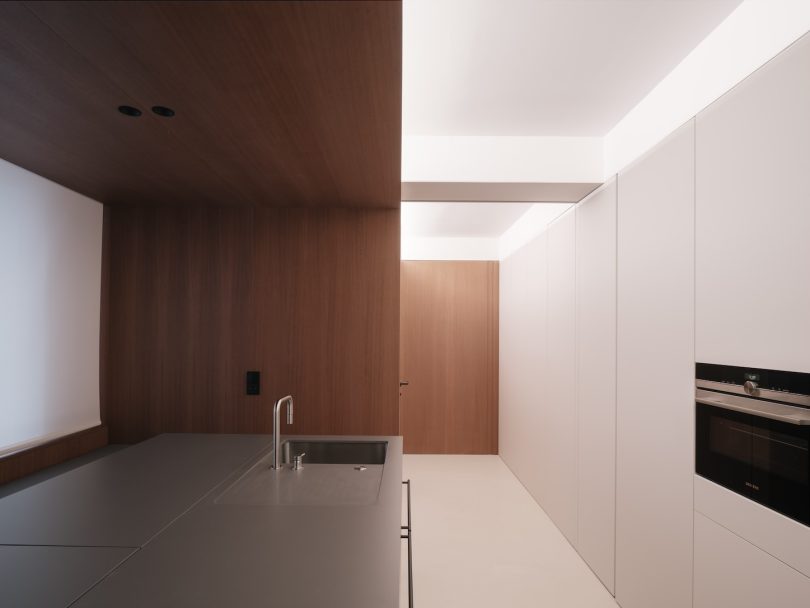 Ignacio Olite Arquitectos设计的简约住宅M&M House