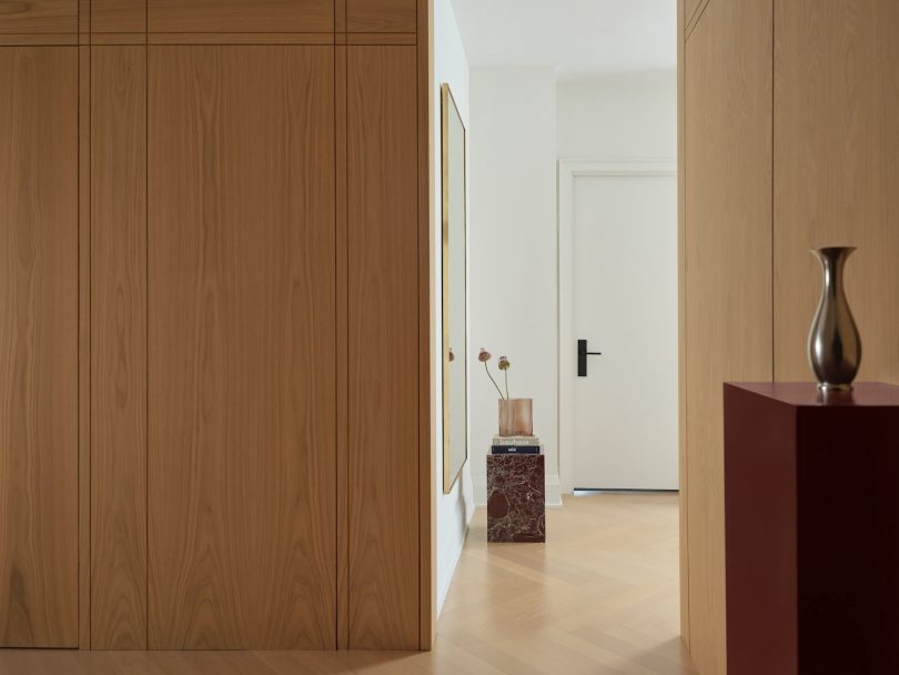 Alina Ryssina设计的极简公寓Shangri-La Toronto Residence