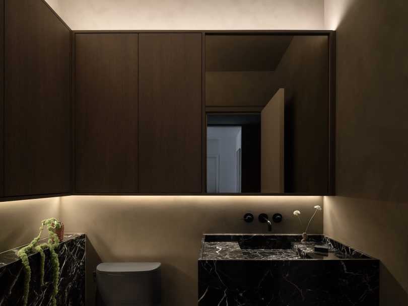 Alina Ryssina设计的极简公寓Shangri-La Toronto Residence