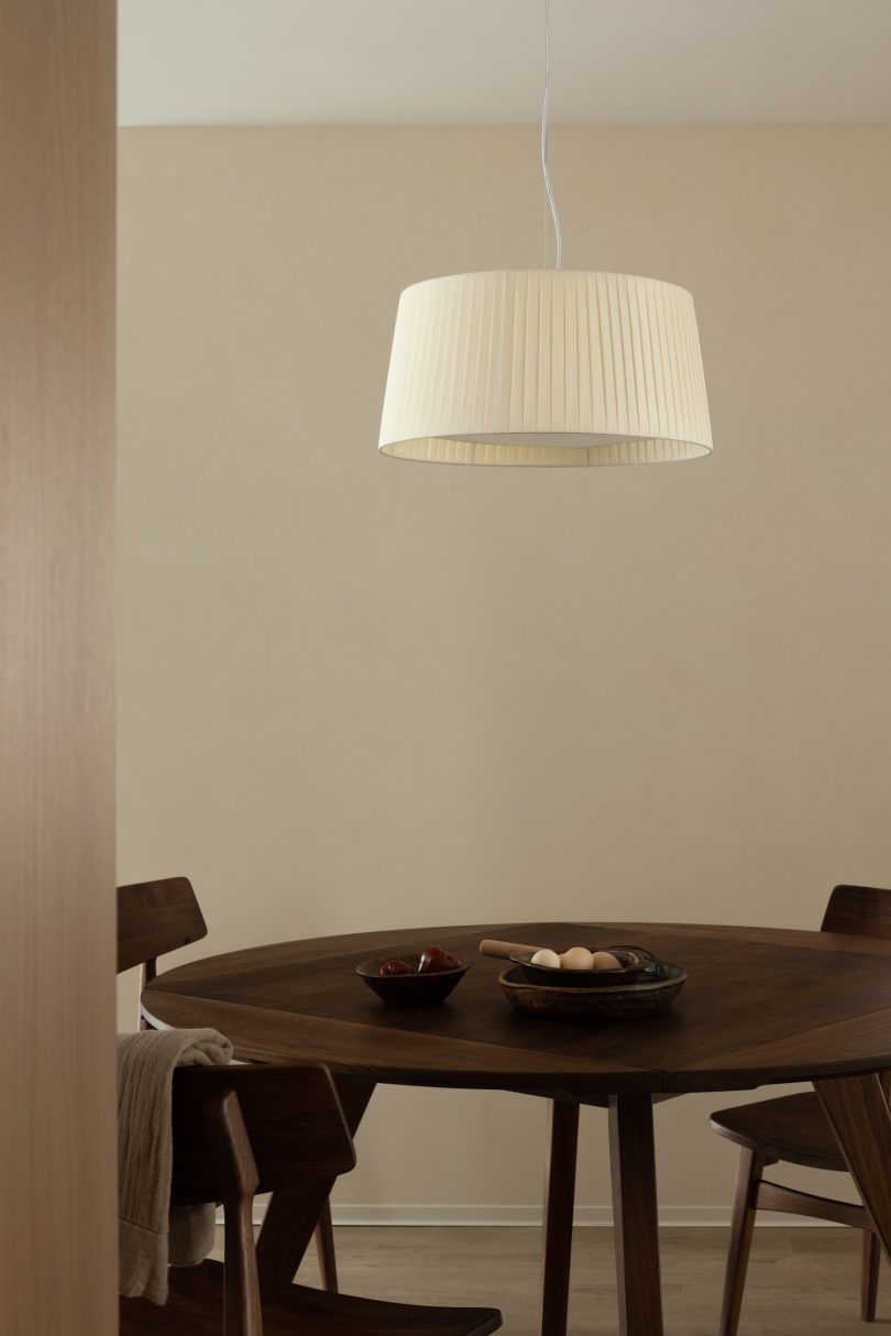 Zhenxi Zhu设计的极简住宅Three Generation Home