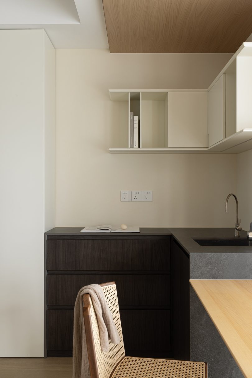 Zhenxi Zhu设计的极简住宅Three Generation Home