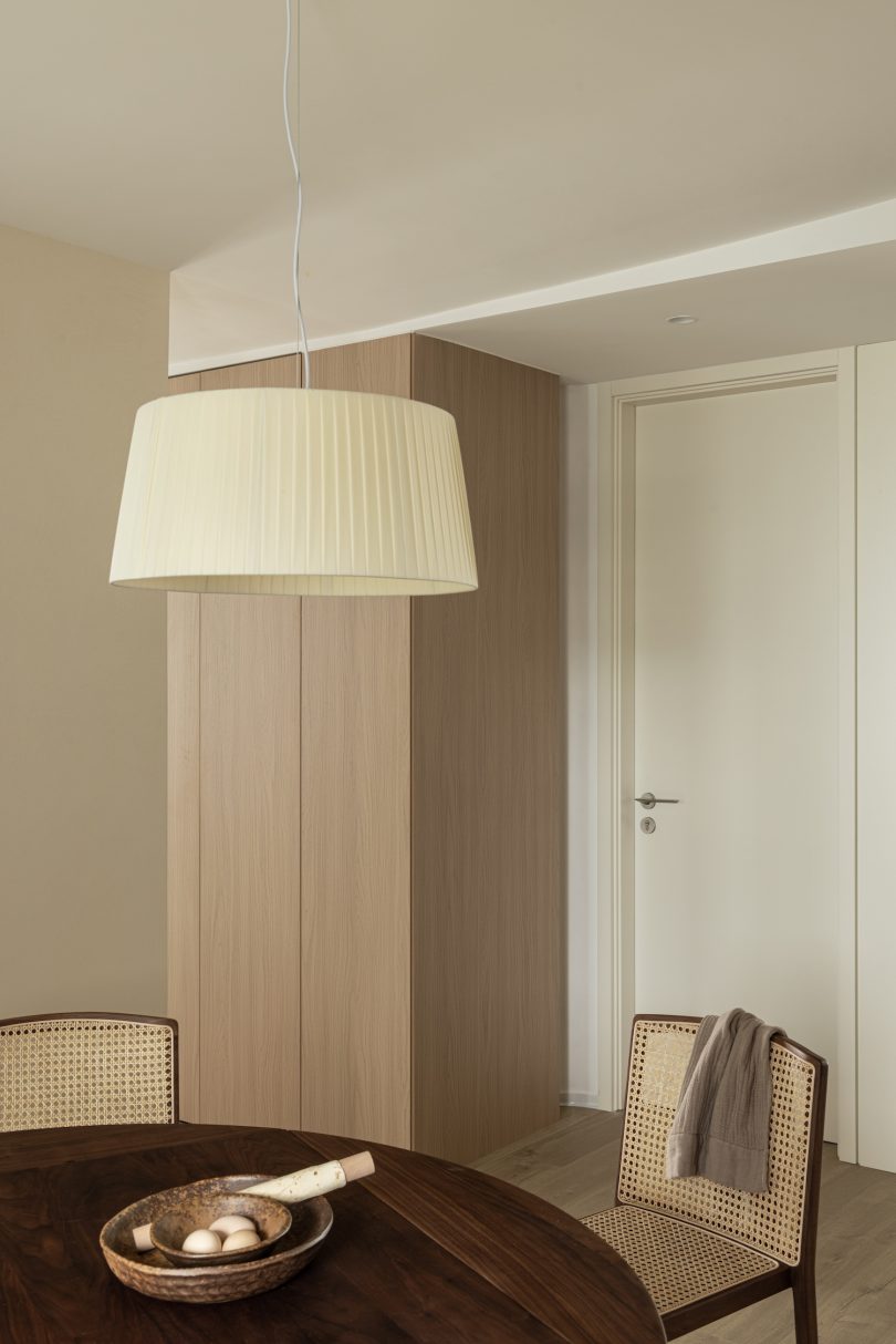 Zhenxi Zhu设计的极简住宅Three Generation Home