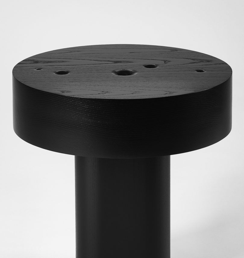 Jung Hoon Lee设计的极简主义咖啡桌Void