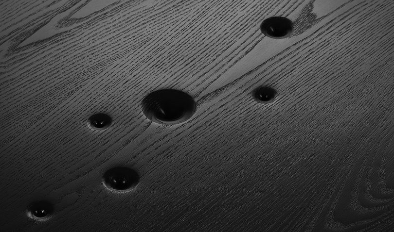 Jung Hoon Lee设计的极简主义咖啡桌Void