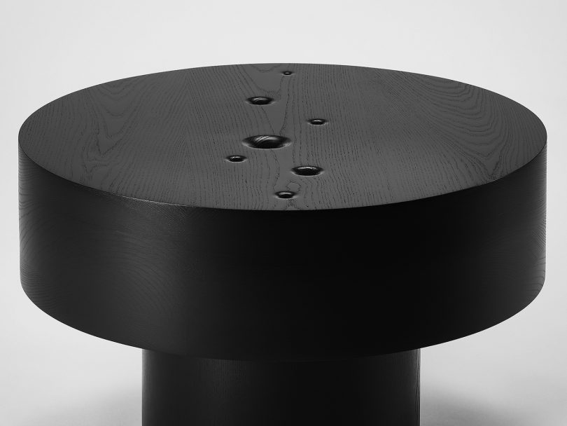 Jung Hoon Lee设计的极简主义咖啡桌Void