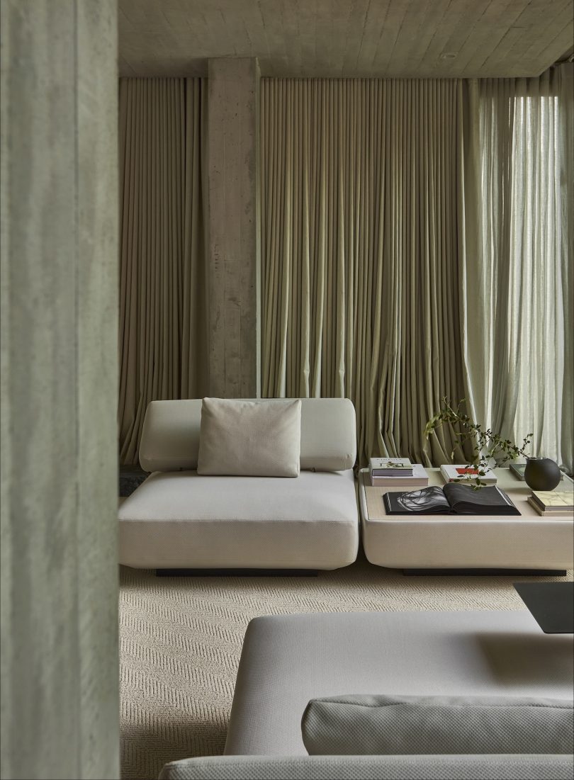 由5 Sólidos与Studiokp2设计的极简住宅Casa Haras