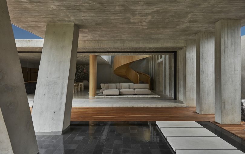 由5 Sólidos与Studiokp2设计的极简住宅Casa Haras