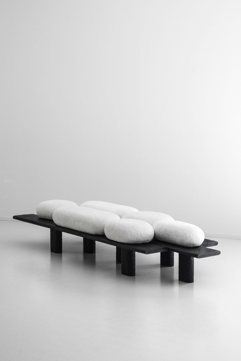 Ferréol Babin设计的极简主义长凳Chavire Bench