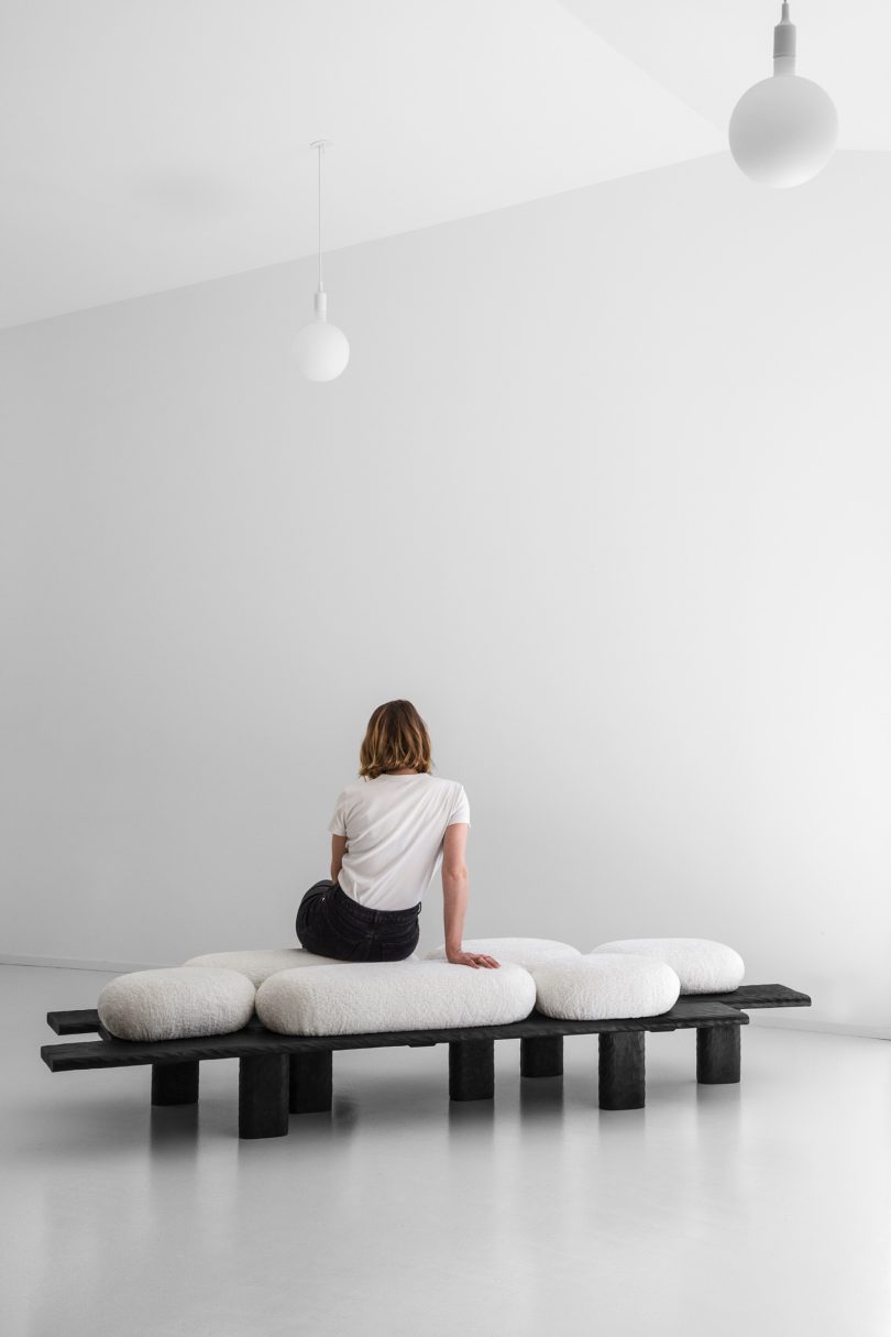 Ferréol Babin设计的极简主义长凳Chavire Bench