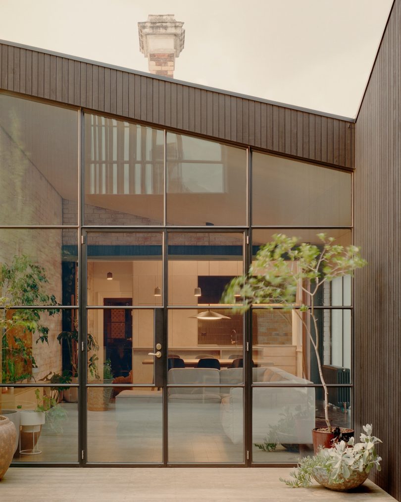 由Kart Projects设计的极简主义住宅House B