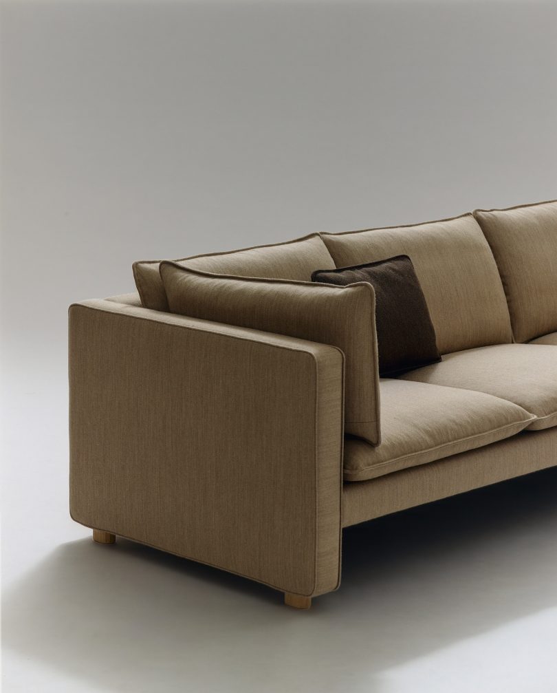 由Jasper Morrison设计的极简主义沙发Jota Sofa