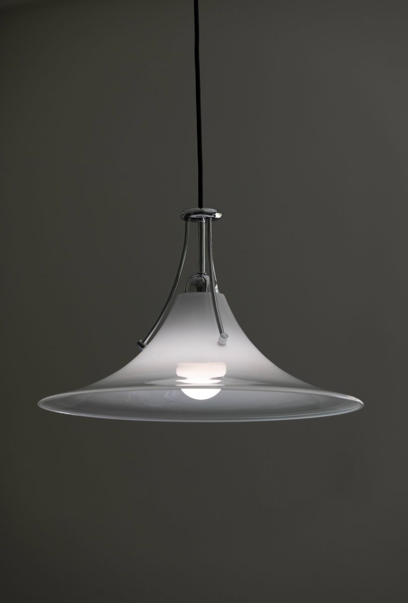 Ruhan Chen设计的极简主义灯具Magnolia LAMP