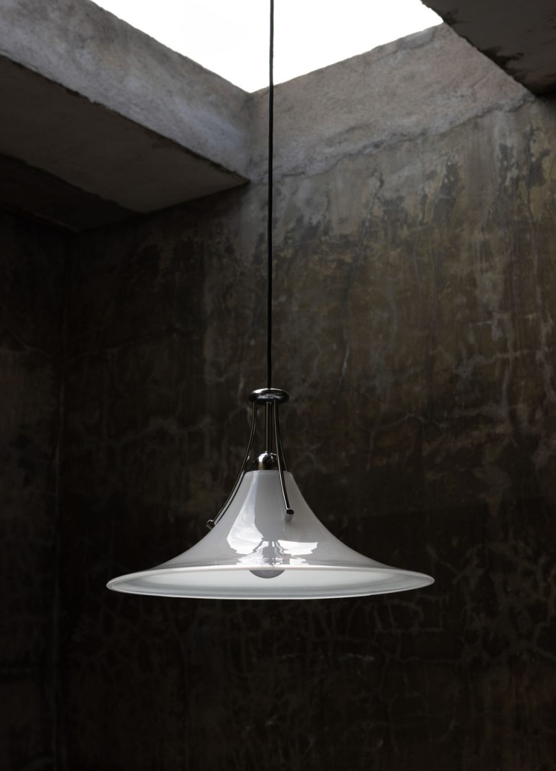 Ruhan Chen设计的极简主义灯具Magnolia LAMP