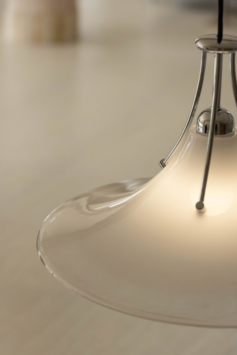 Ruhan Chen设计的极简主义灯具Magnolia LAMP