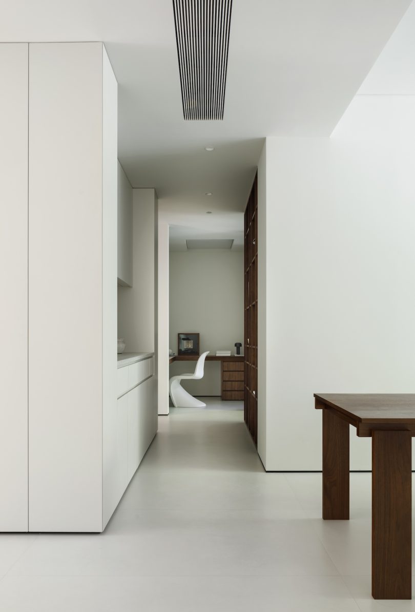 Hooray Lab设计的极简主义公寓Run Apartment