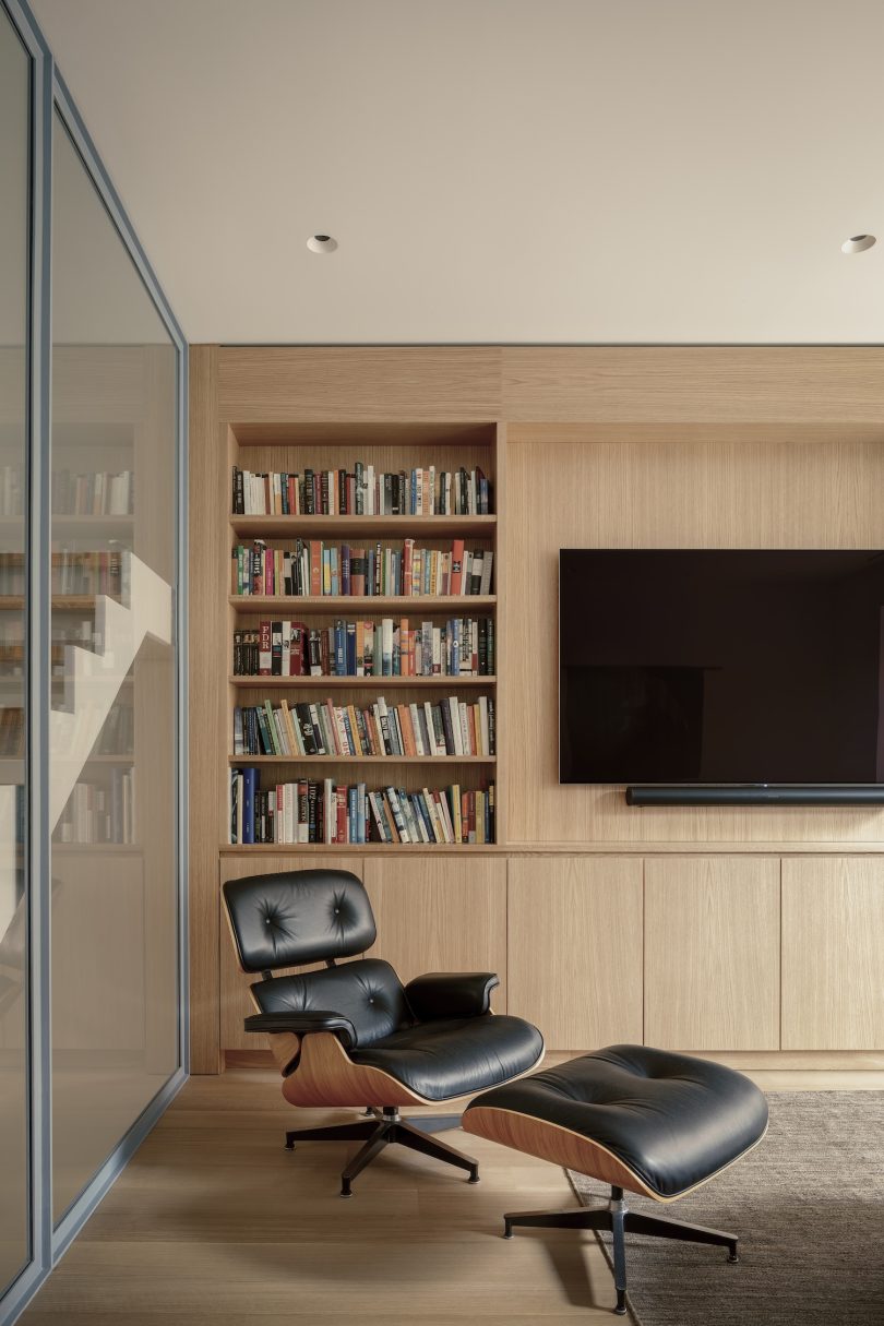 由Light+Air设计的极简主义住宅Void House