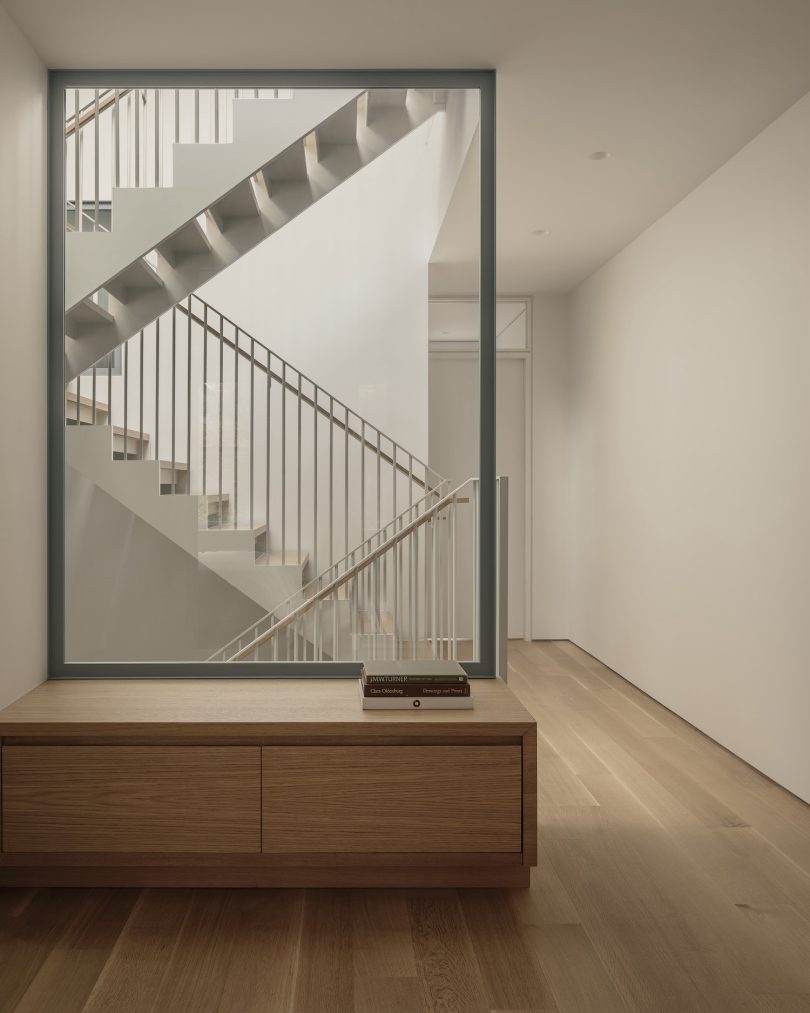 由Light+Air设计的极简主义住宅Void House