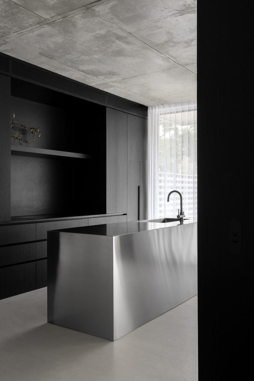 C. Kairouz Architects设计的极简住宅Waterloo Road