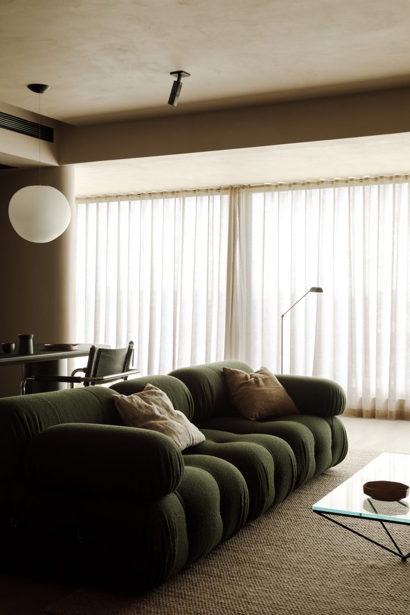 由Xiwei Design设计的极简公寓Chengdu Apartment