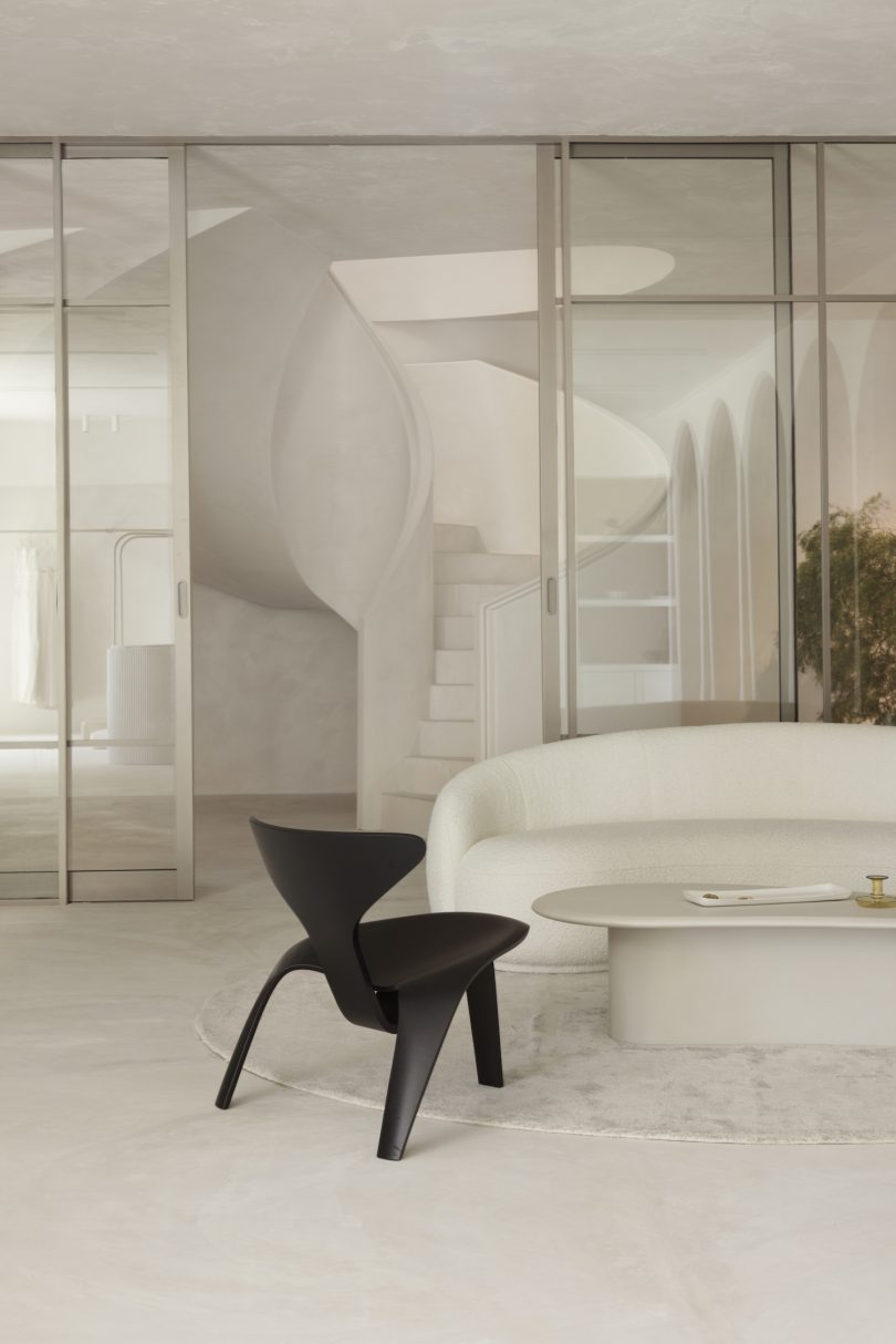 由Lot 1设计的极简主义空间Elle