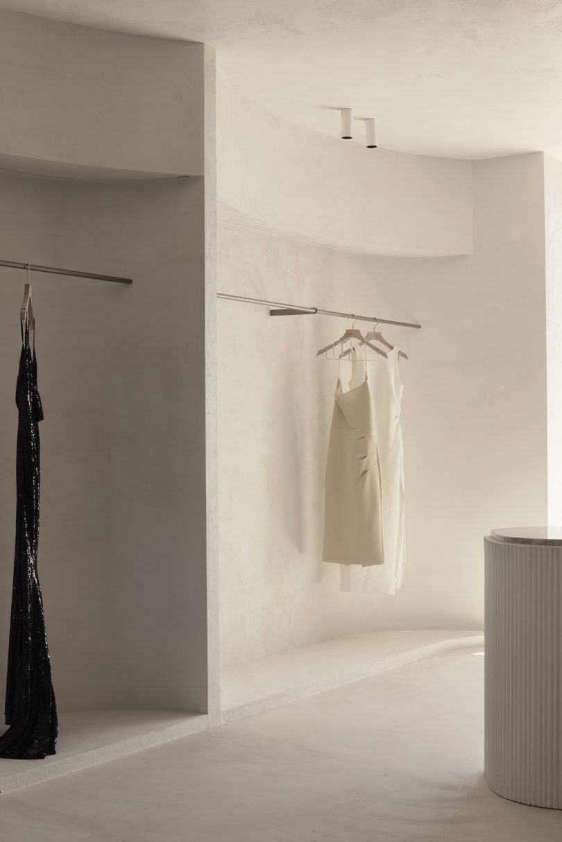 由Lot 1设计的极简主义空间Elle