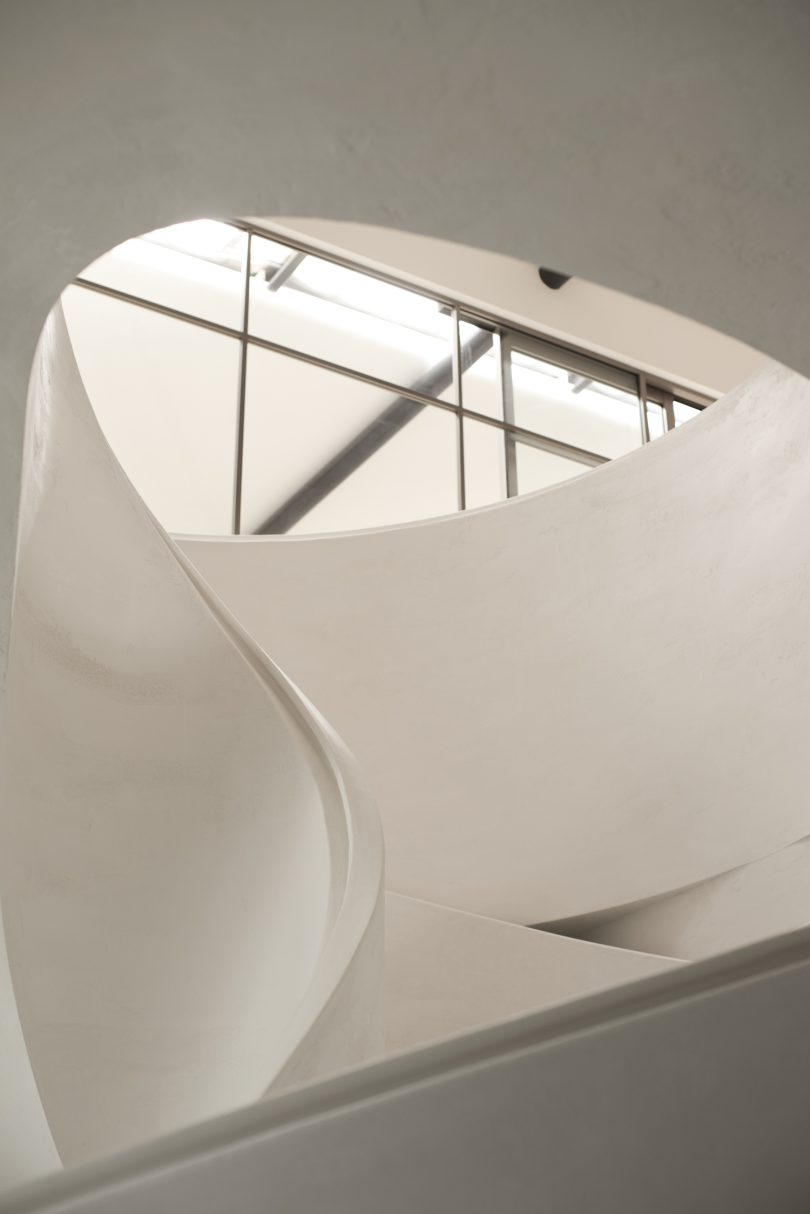 由Lot 1设计的极简主义空间Elle