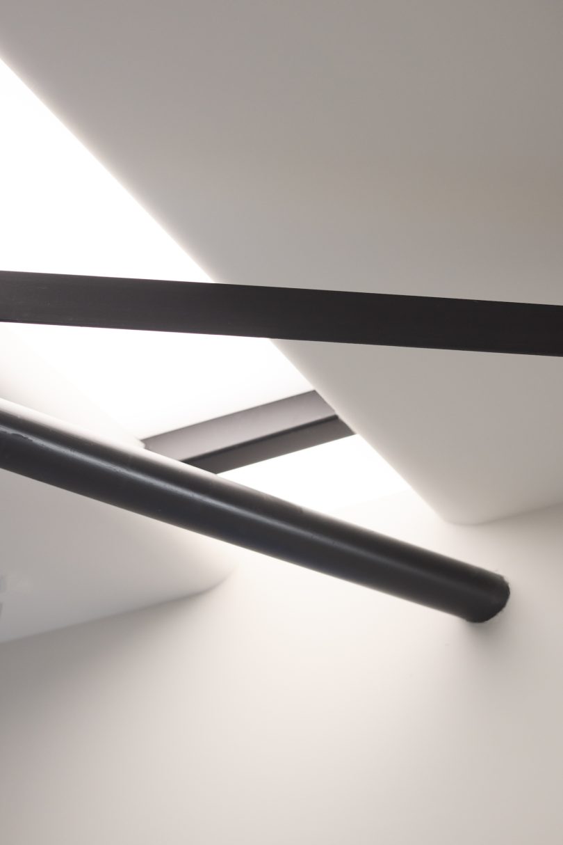 由Lot 1设计的极简主义空间Elle