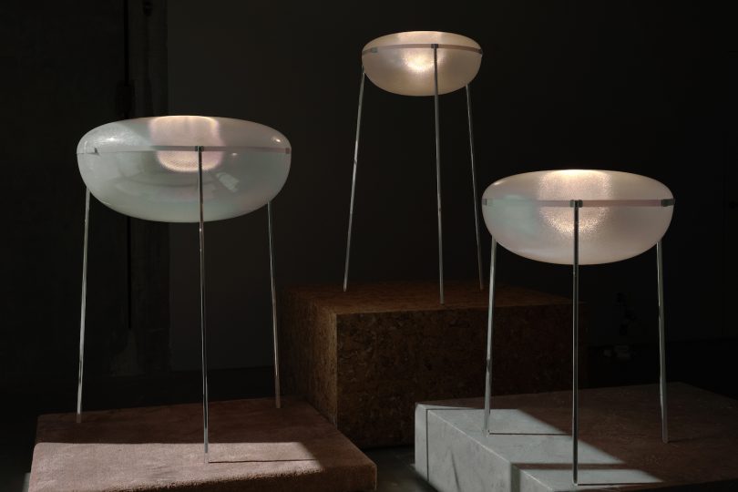 由A-N-D设计的极简主义落地灯Iris Floor Lamp