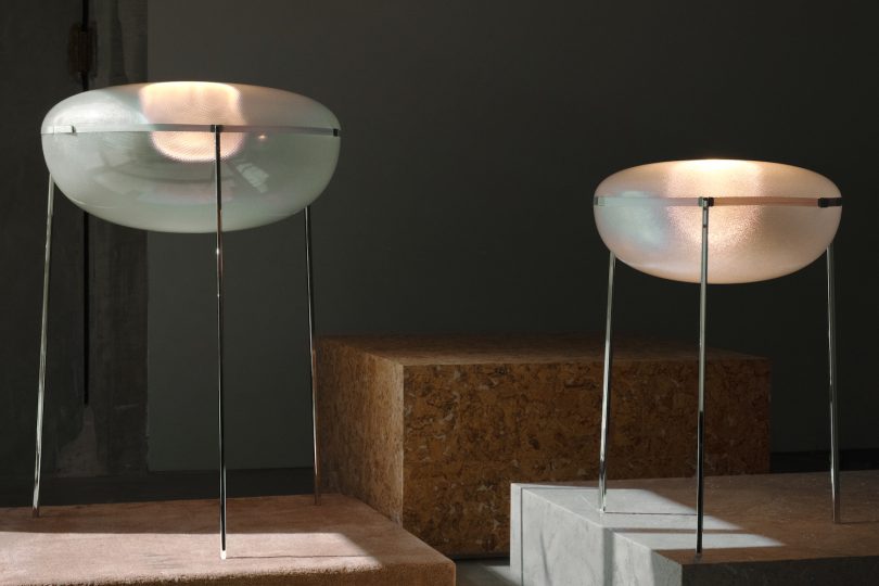 由A-N-D设计的极简主义落地灯Iris Floor Lamp