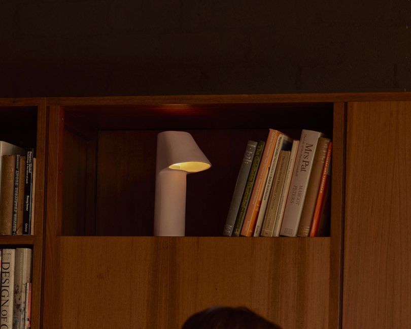 来自Mud Australia的LED Pop Lamp虽小但功能强大