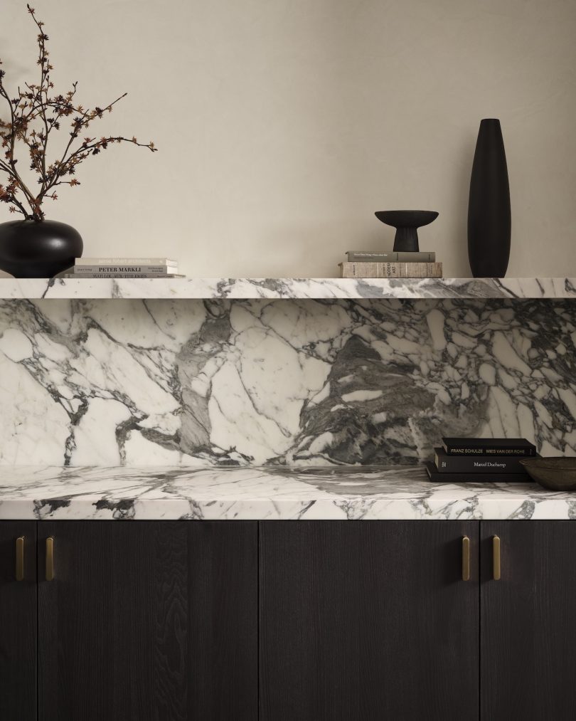 由Morris Adjmi Architects设计的豪华公寓The Huron