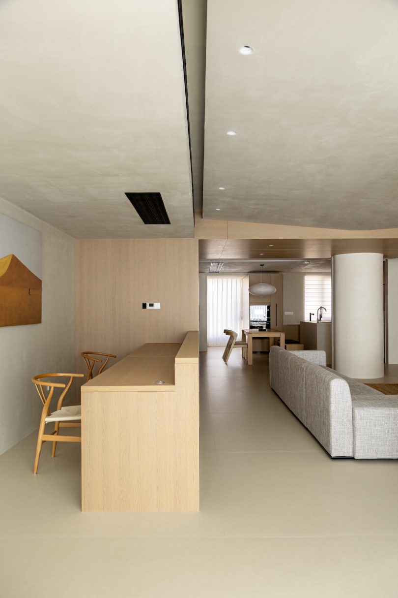 由DONGJIDESIGN设计的极简公寓Warm Habitat