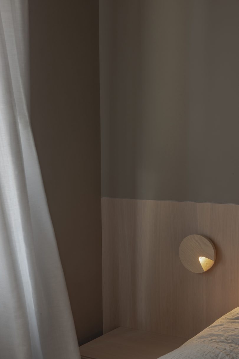 Francesc Rifé Studio设计的极简公寓BV Apartment