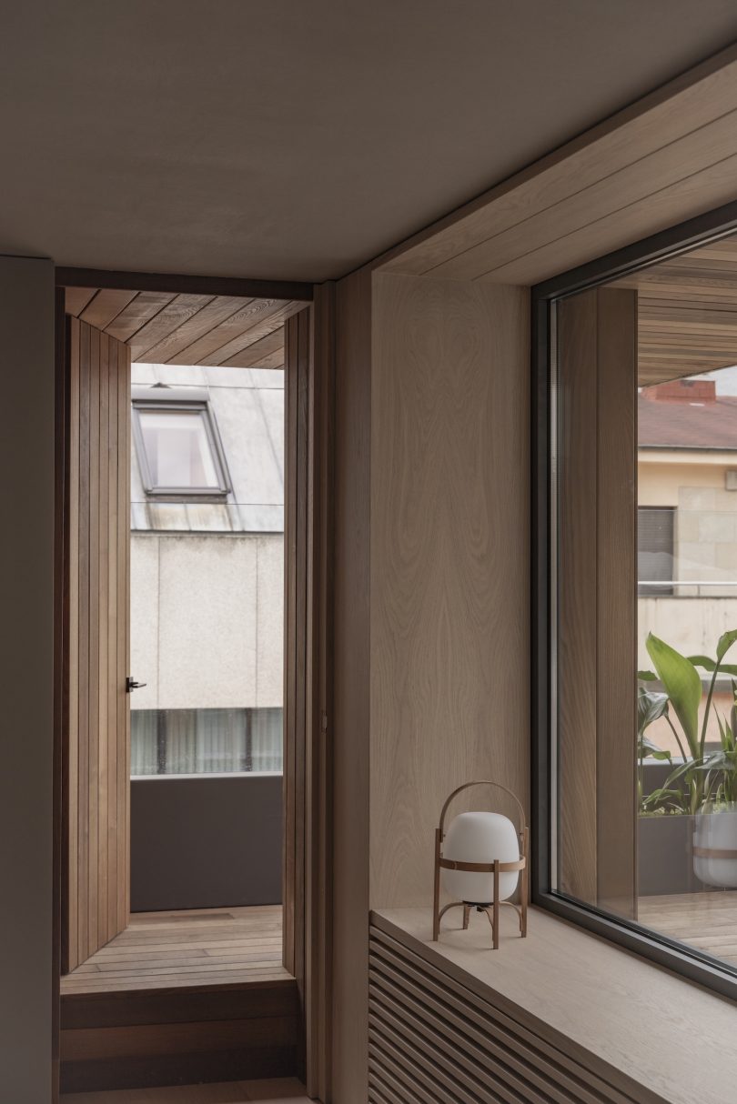 Francesc Rifé Studio设计的极简公寓BV Apartment