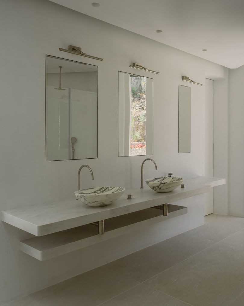 Georgios Apostolopoulos设计的极简住宅Corfu House