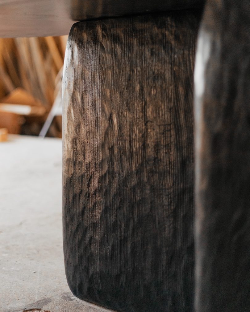 Dennis Kaiser设计的极简餐桌Darling Dining Table