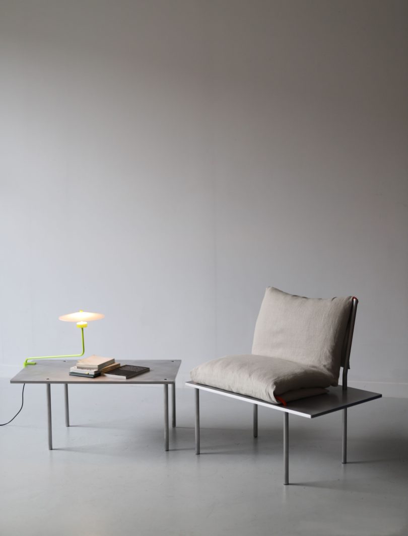 Atelier Fomenta设计的折叠挂椅Fold HangChair