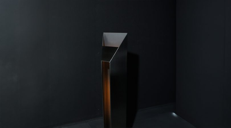 Siete Studio设计的极简主义灯具Fragua Lamp
