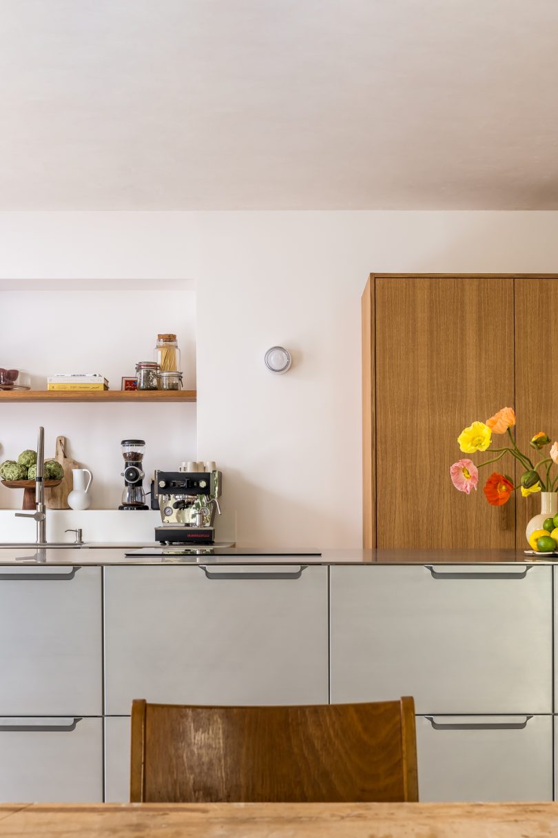 由Atelier Leymarie Gourdon设计的极简住宅Goncourt