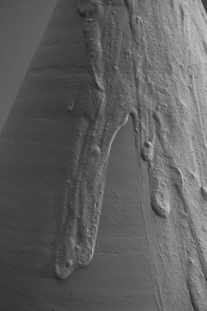 Carla Cascales Alimbau设计的极简主义系列Hydria