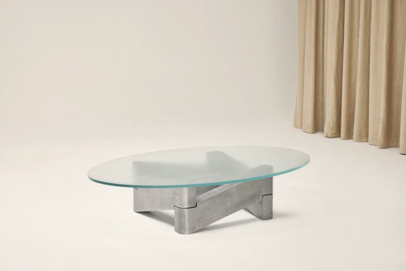 Anthony Guerrée设计的极简咖啡桌Marfa Table