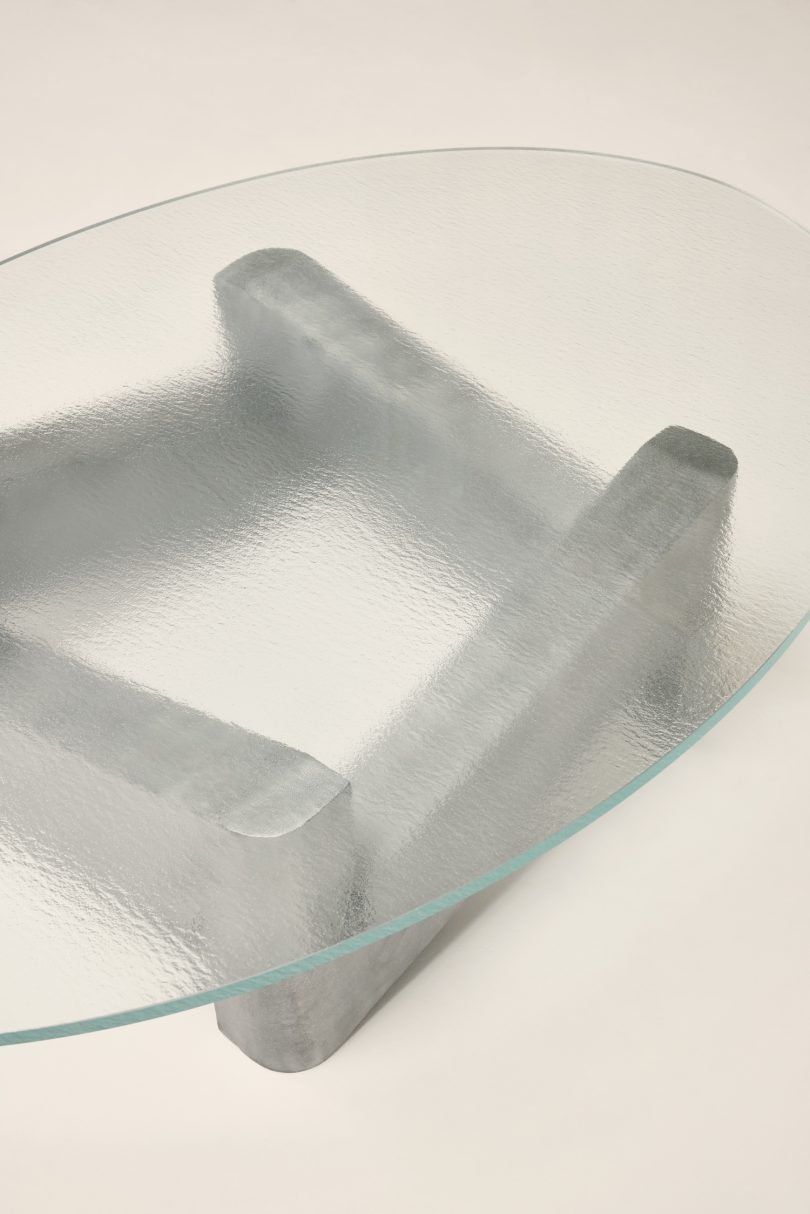 Anthony Guerrée设计的极简咖啡桌Marfa Table