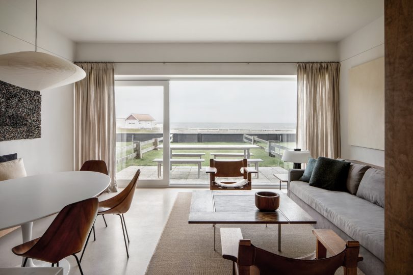 由Stef Claes设计的极简主义住宅Seaside Retreat