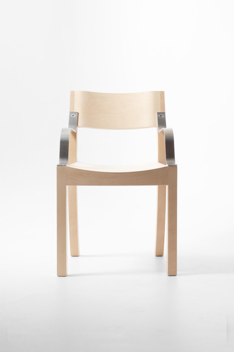 Hayo Gebauer设计的极简主义椅子Belt Chair
